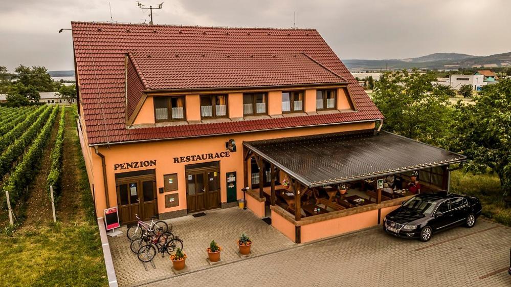 Penzion S Restauraci Na Furhaple Sakvice Luaran gambar