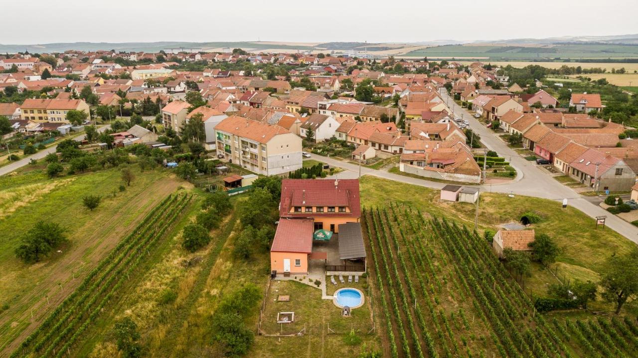 Penzion S Restauraci Na Furhaple Sakvice Luaran gambar