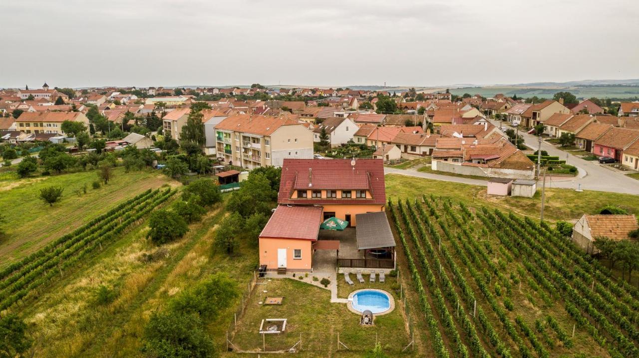 Penzion S Restauraci Na Furhaple Sakvice Luaran gambar